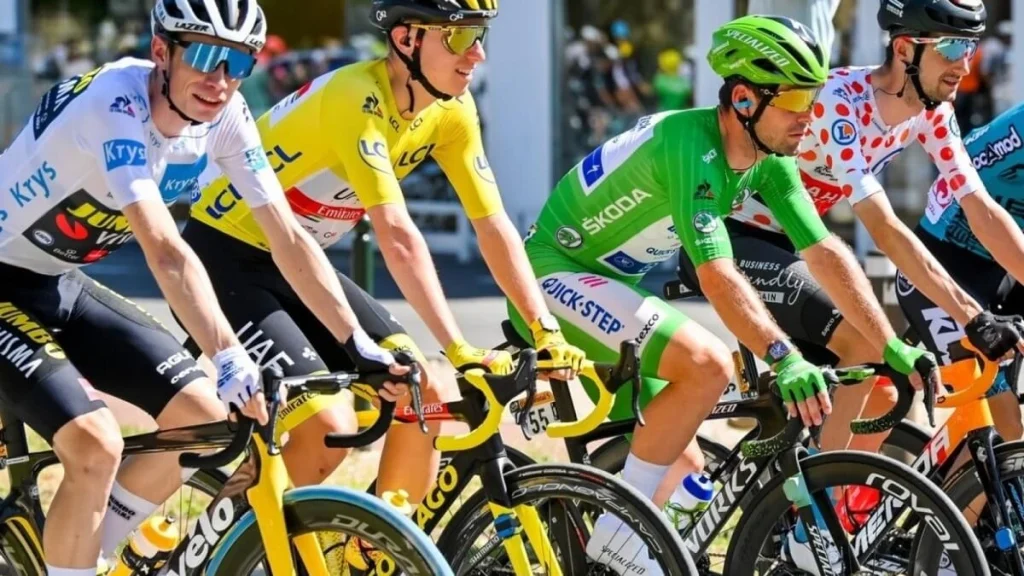 Les maillots du Tour de France, symboles des meilleurs coureurs