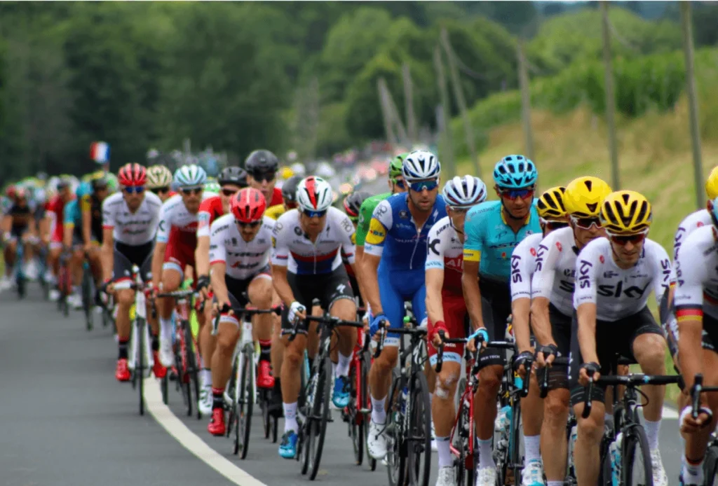 Tour de France, course cycliste mythique suivie mondialement chaque année
